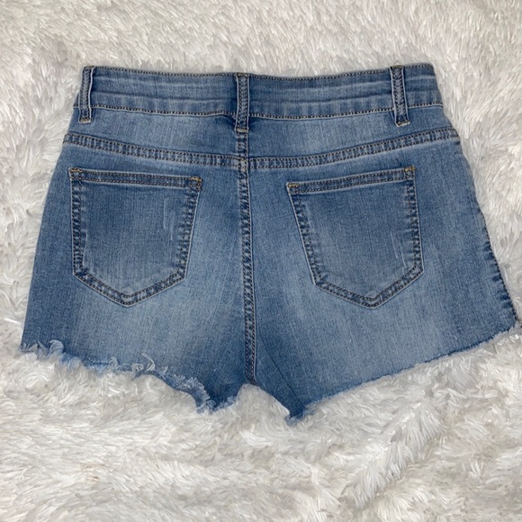 Jeans shorts - Picture 2 of 3